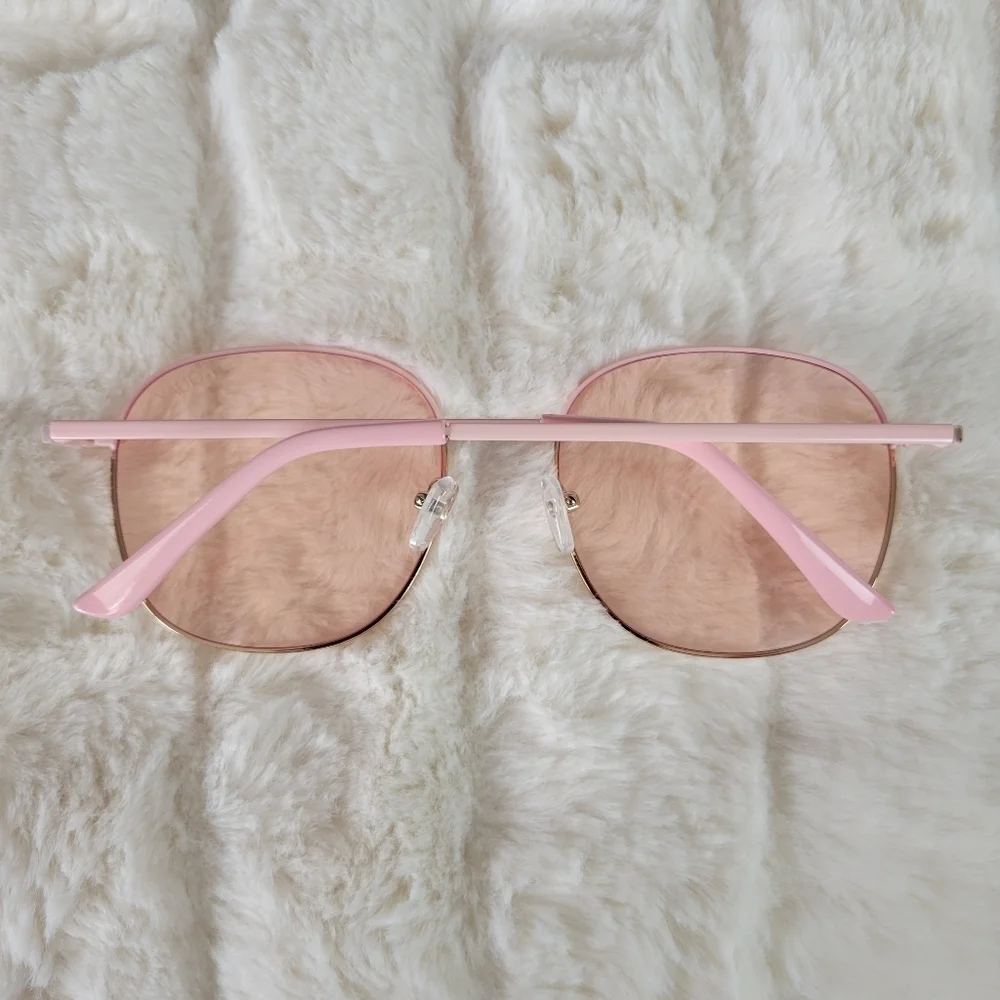 QUAY // ltd ed pink jezabel round frame blue light glasses